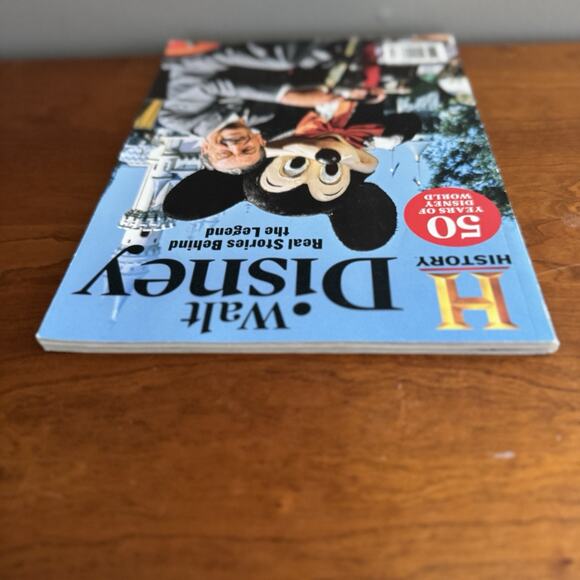 History Magazine Walt Disney 50 Years of Disney World Collectors Edition‎ 2022 - Picture 7 of 9